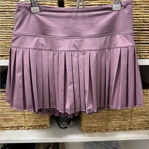 Goldhinge pleated skort